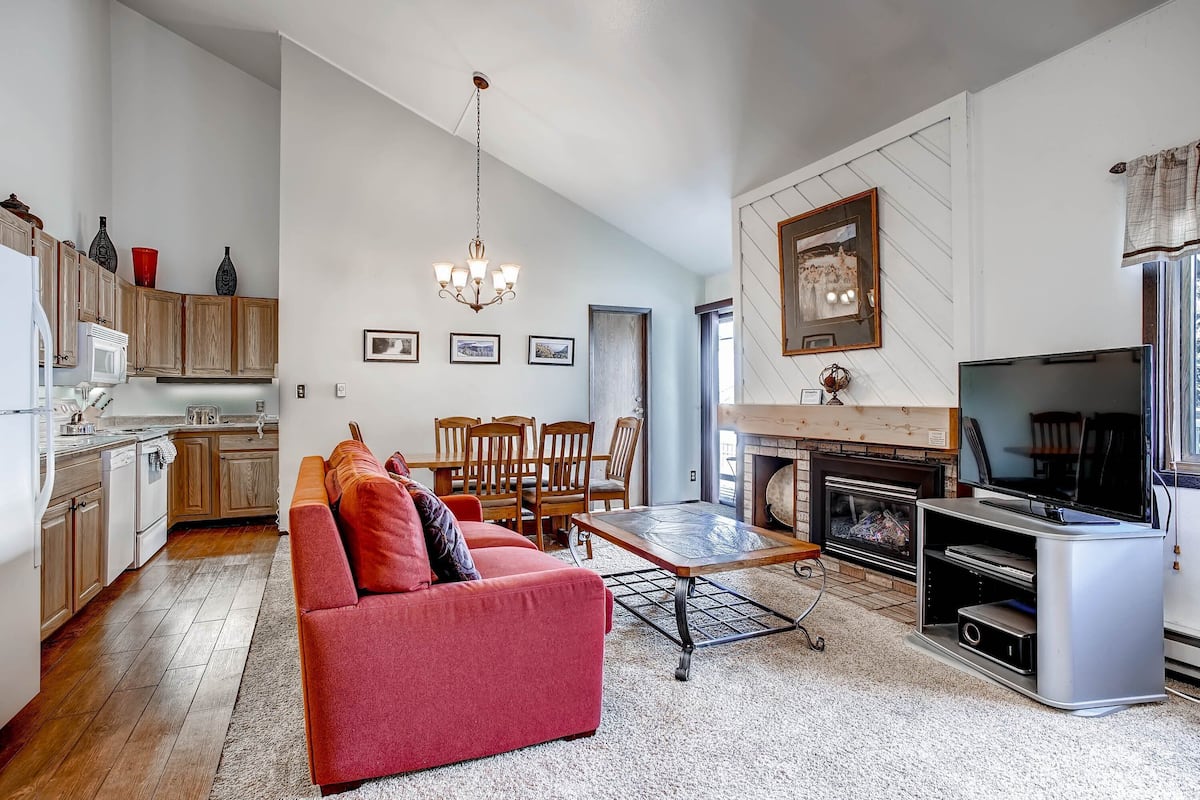 Appartement, 2 slaapkamers (1 Bath) | Woonruimte | Televisie