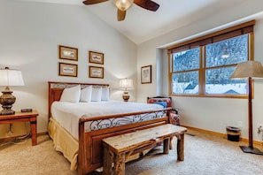 Premier Townhome, 2 Bedrooms, 2 Bathrooms (Northstar) | Individually decorated, individually furnished, desk, iron/ironing board