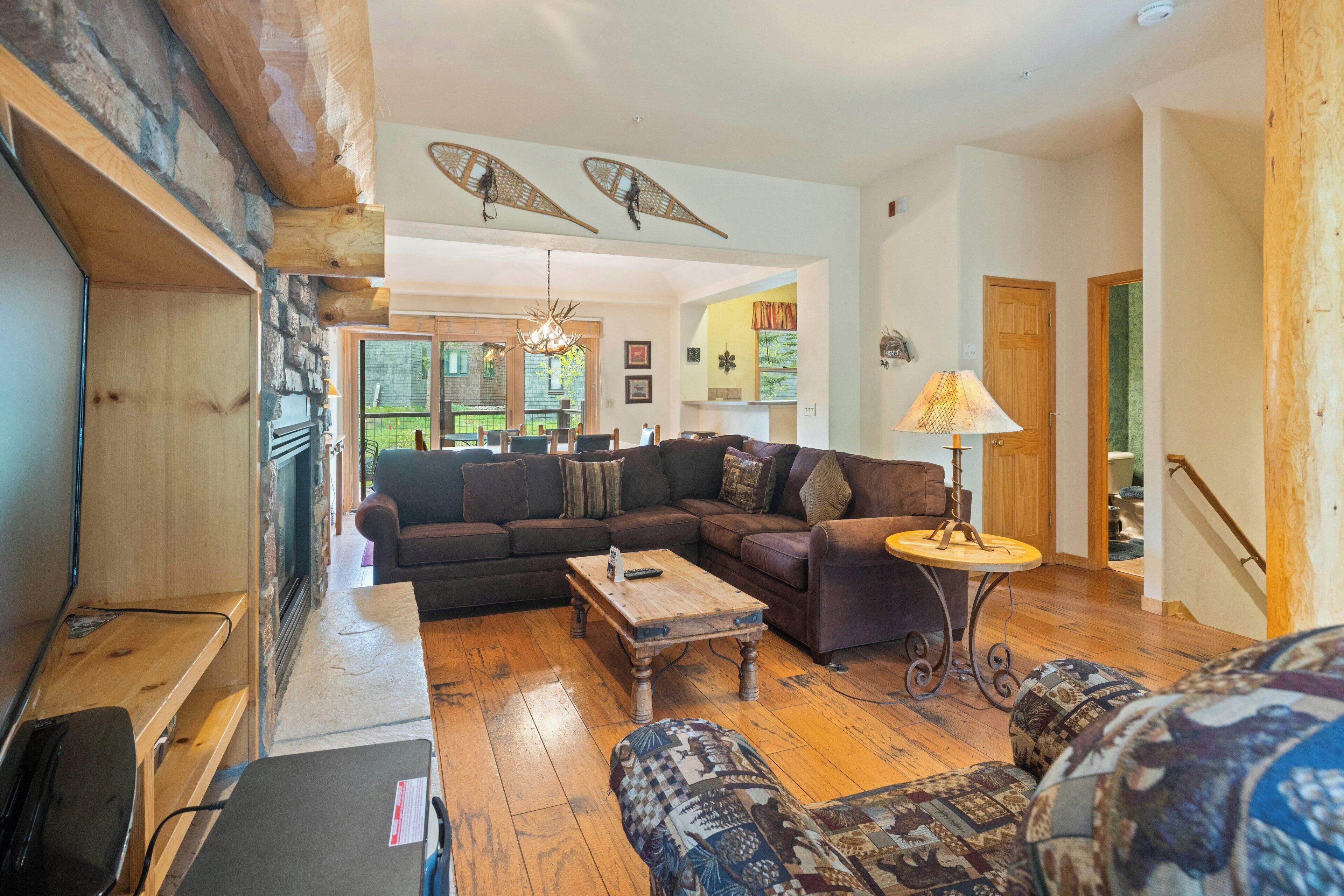 Townhome, 3 Bedrooms, 2 Bathrooms (Northstar) | Living area