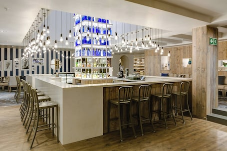 Bar (na propriedade). Protea Hotel by Marriott Durban Umhlanga