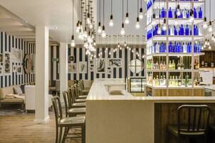 酒吧（店内）