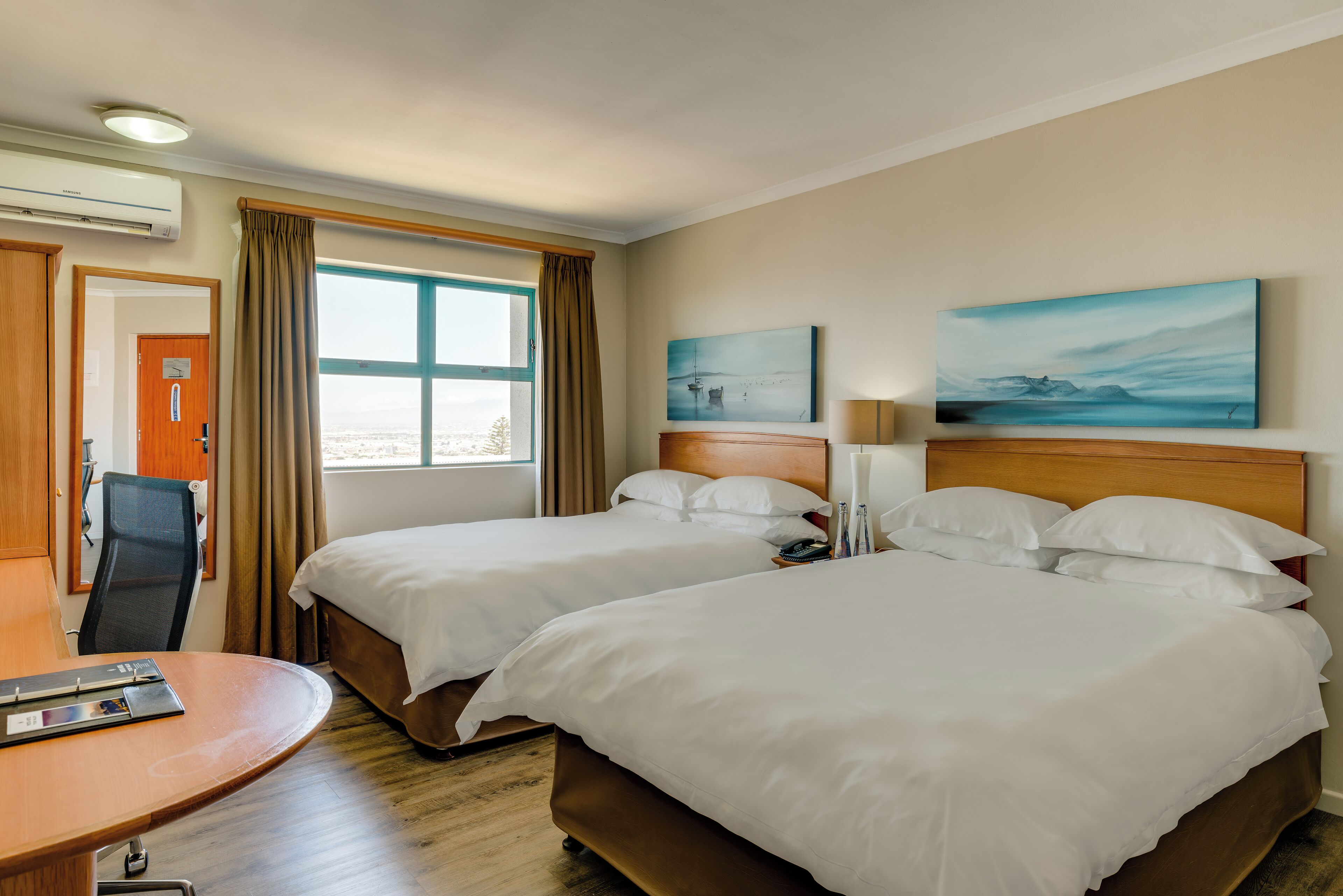 Zimmer, 2 Doppelbetten, Gartenblick | Blick auf den Garten