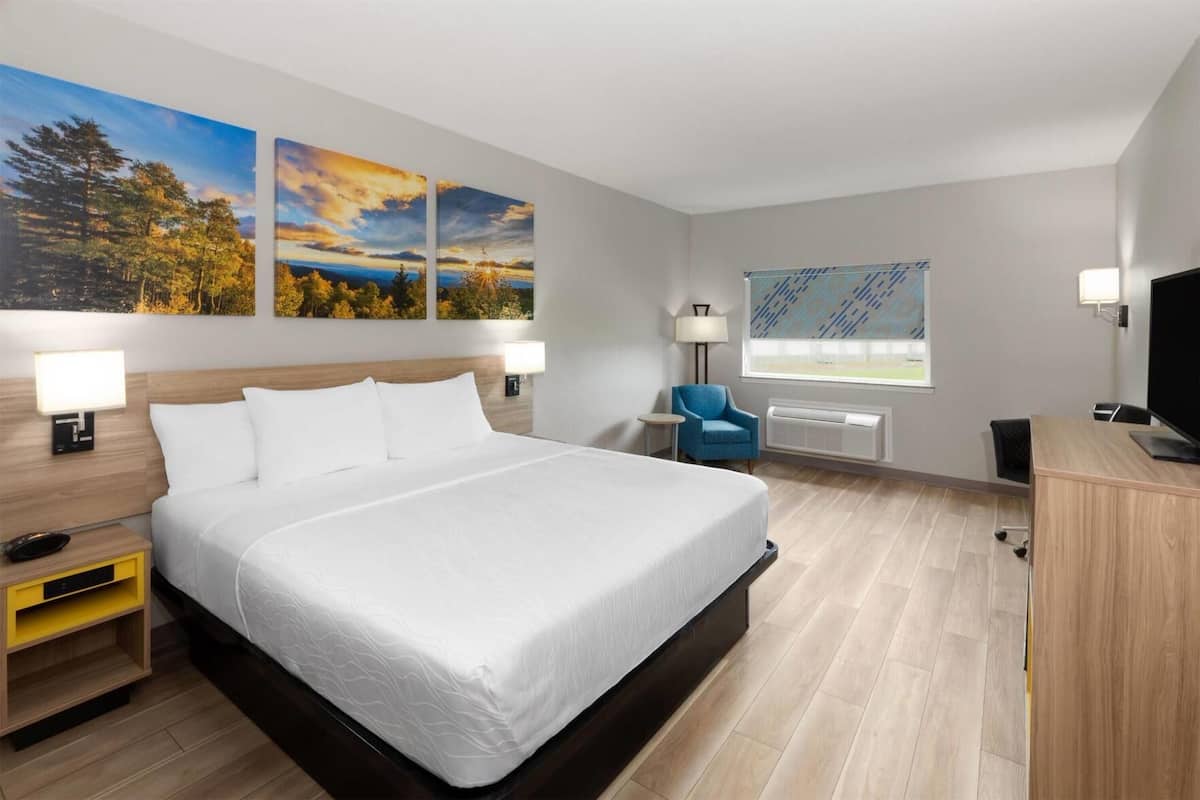 In-room safe, desk, laptop workspace, blackout curtains