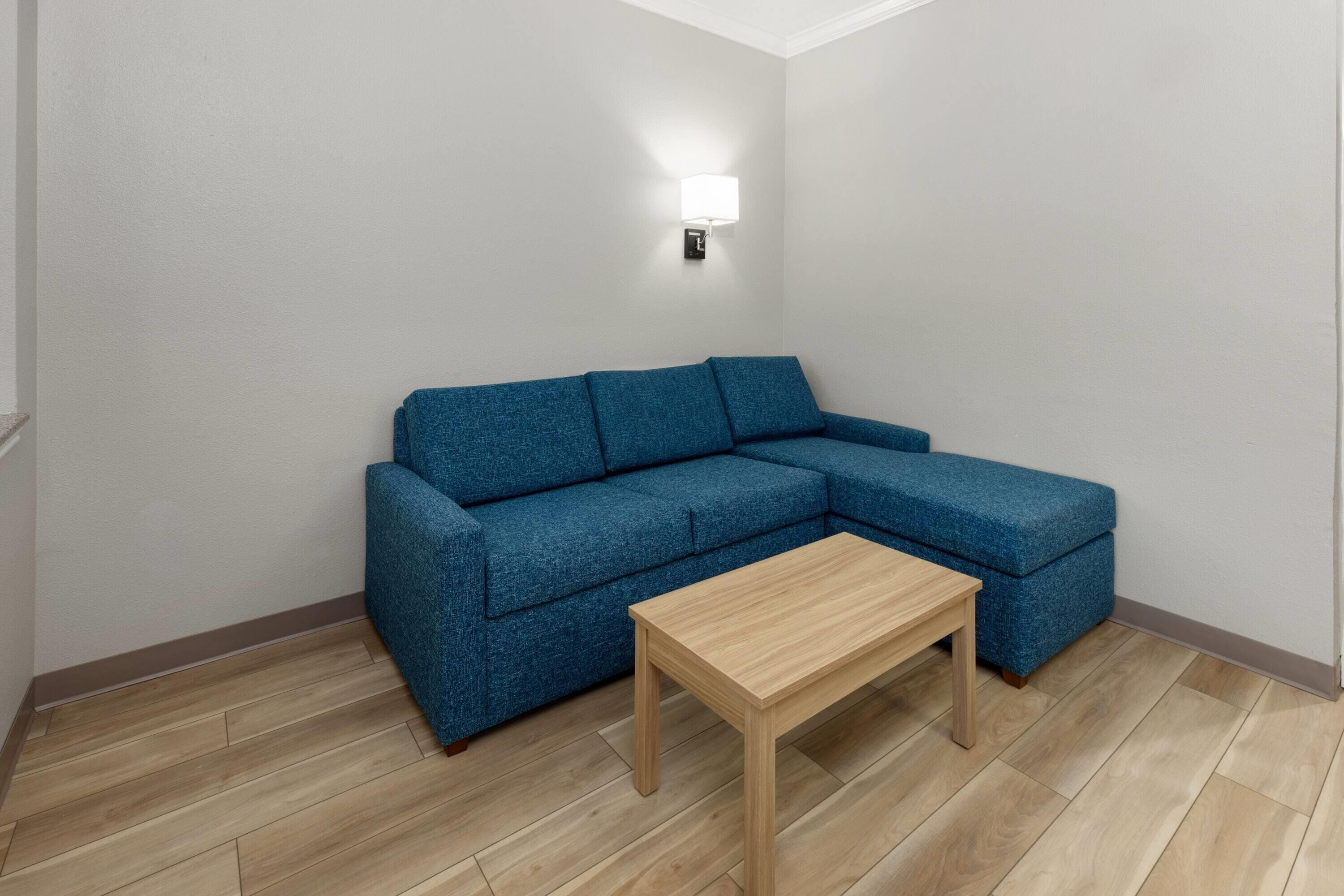 suite, 1 king bed, accessible, non smoking (mobility, tub w/grab bars) | in-room safe, desk, laptop workspace, blackout curtains