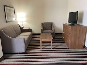 In-room safe, desk, iron/ironing board, free cribs/infant beds - City Express by Marriott Danville (Danville)