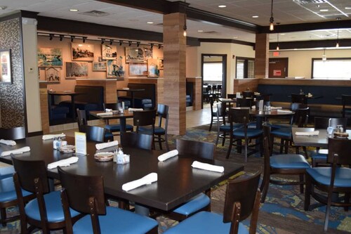 Holiday Inn Conference Ctr Marshfield by IHG