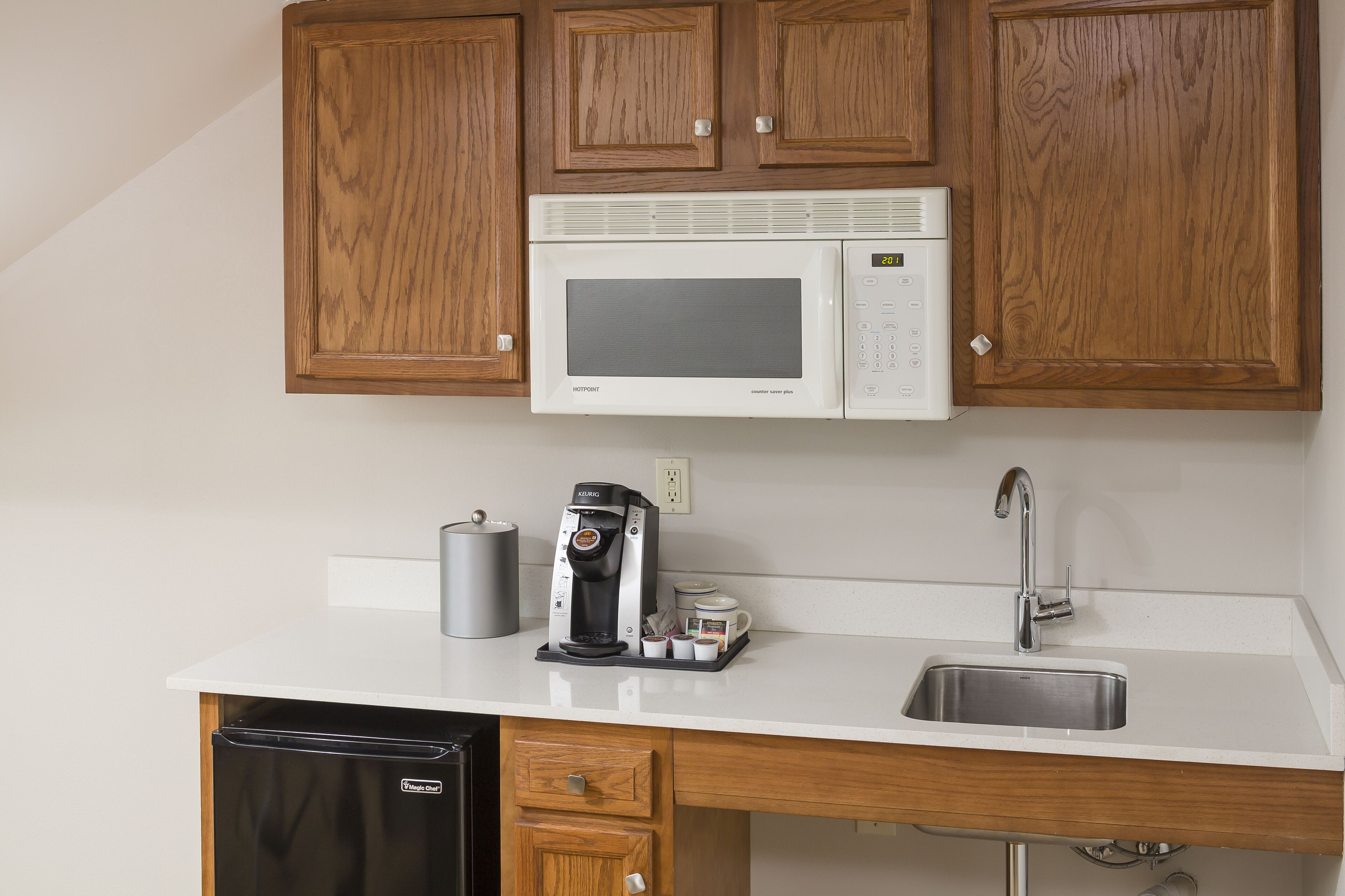 36-inch flat-screen tv with cable channels, tv, pay films