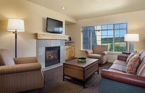 Standard Condo, 1 Bedroom, Non Smoking, Kitchen | Living area | 32-inch flat-screen TV with cable channels, TV, fireplace
