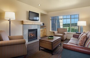 Standard Condo, 1 Bedroom, Non Smoking, Kitchen | Living area | 32-inch flat-screen TV with cable channels, TV, fireplace