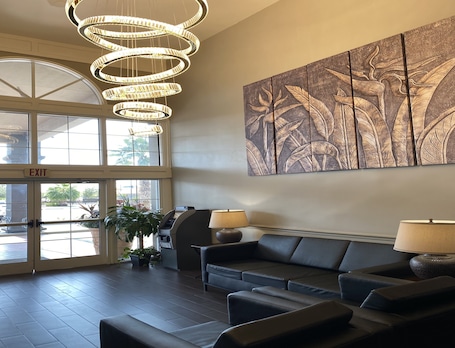 Lobby. La Quinta Inn by Wyndham San Antonio Brooks City Base