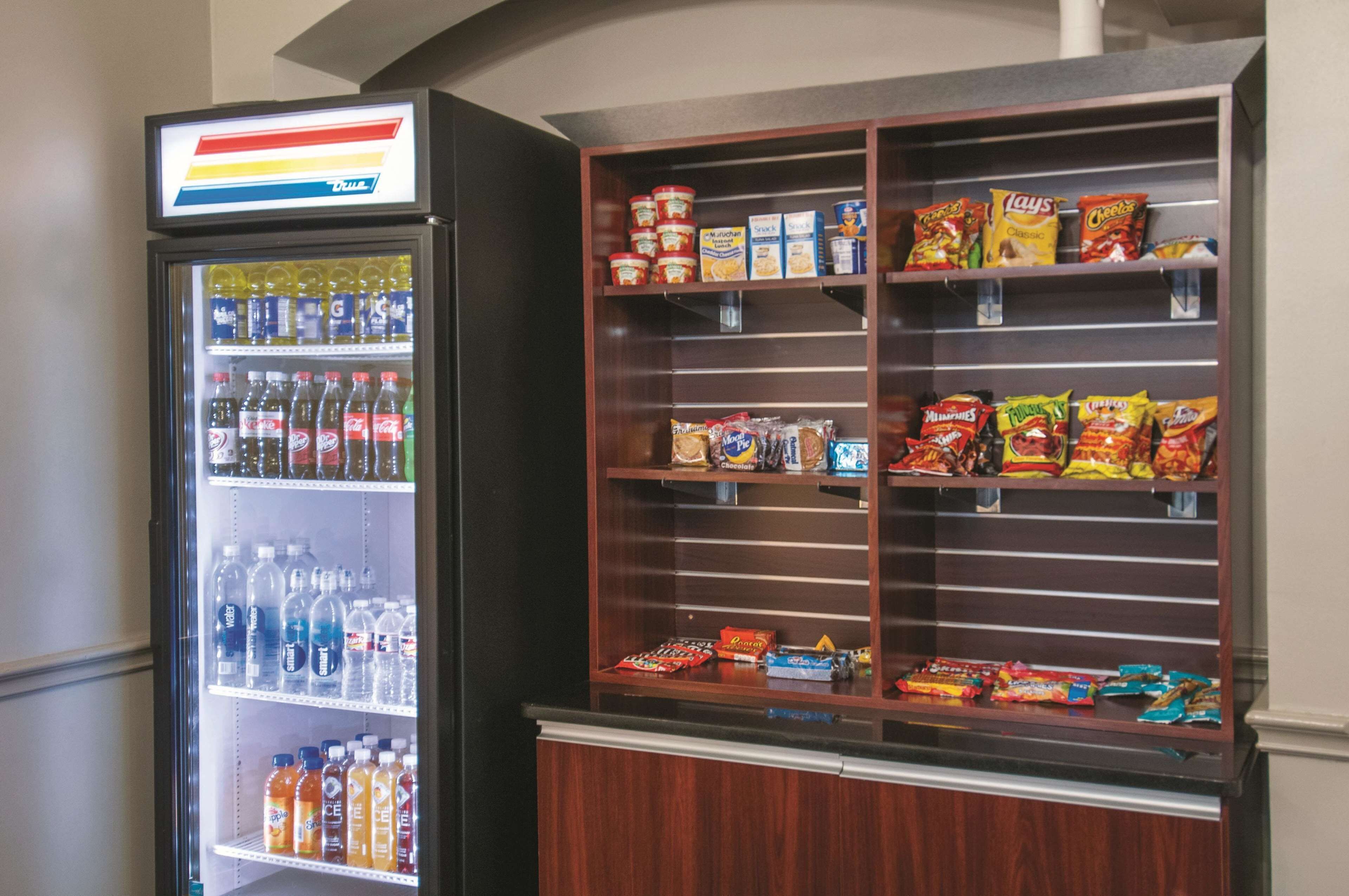 Foto - La Quinta Inn by Wyndham San Antonio Brooks City Base