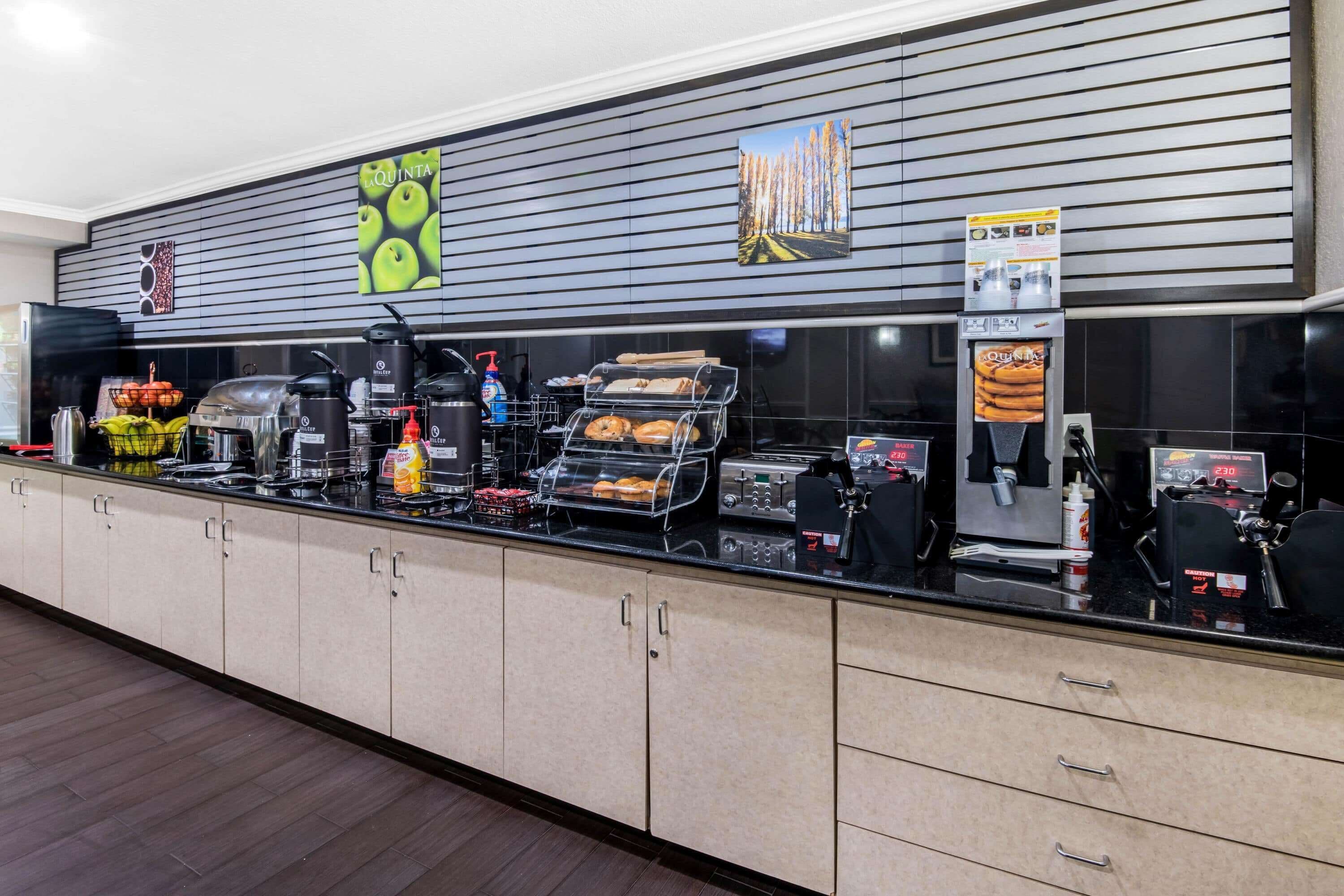 Foto - La Quinta Inn by Wyndham San Antonio Brooks City Base