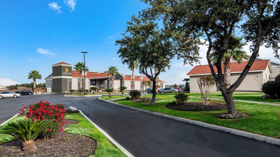 La Quinta Inn by Wyndham San Antonio Brooks City Base