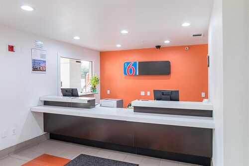 Motel 6 Grand Prairie, TX - Near Six Flags Drive