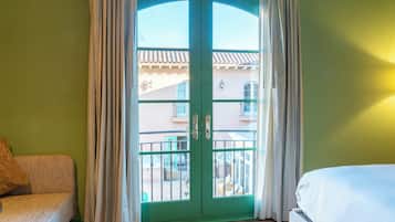 Premier-rum - 1 kingsize-säng - balkong - innergård | Terrass/Patio