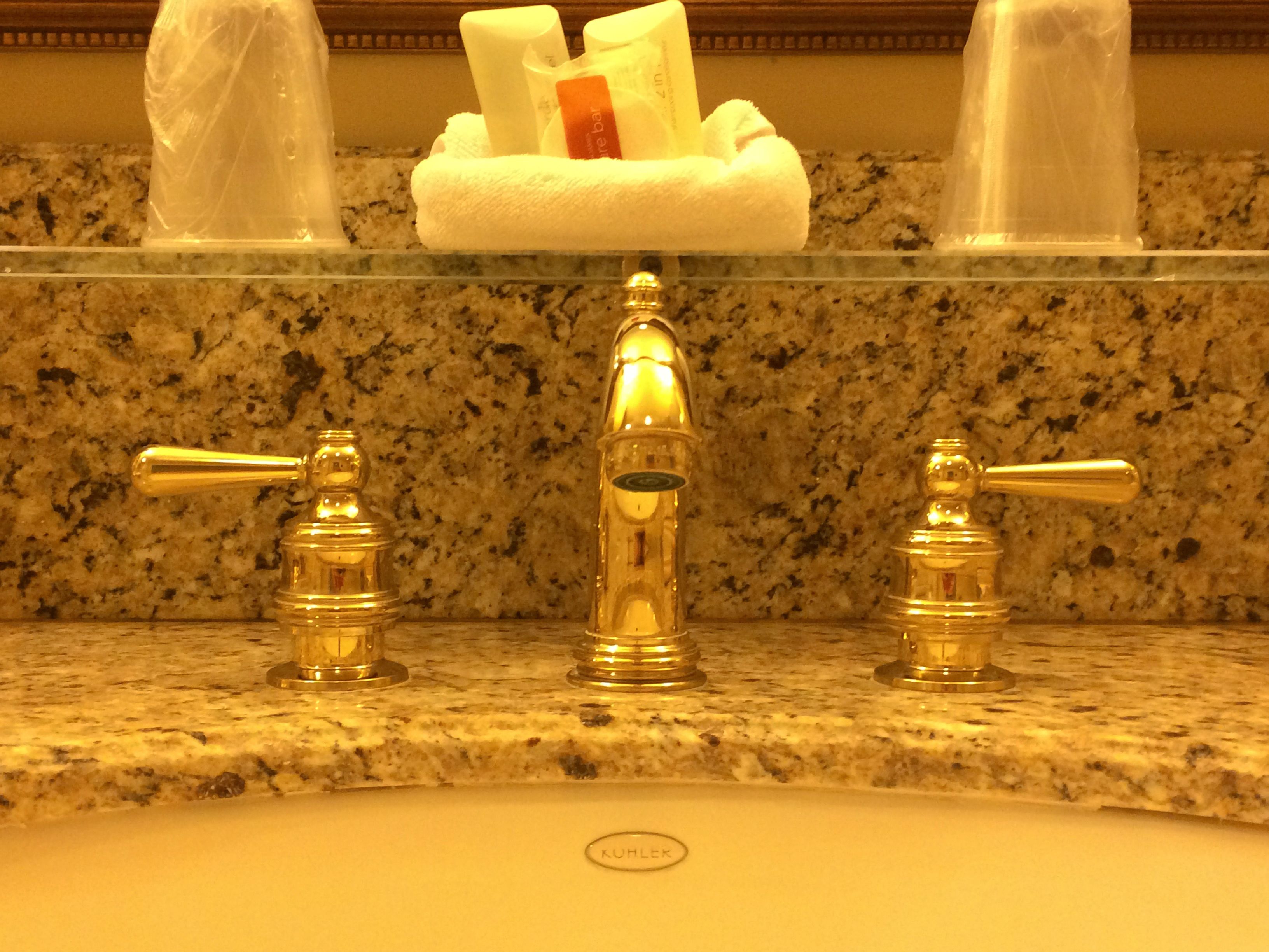 separate bathtub and shower, jetted bath, free toiletries, hair dryer