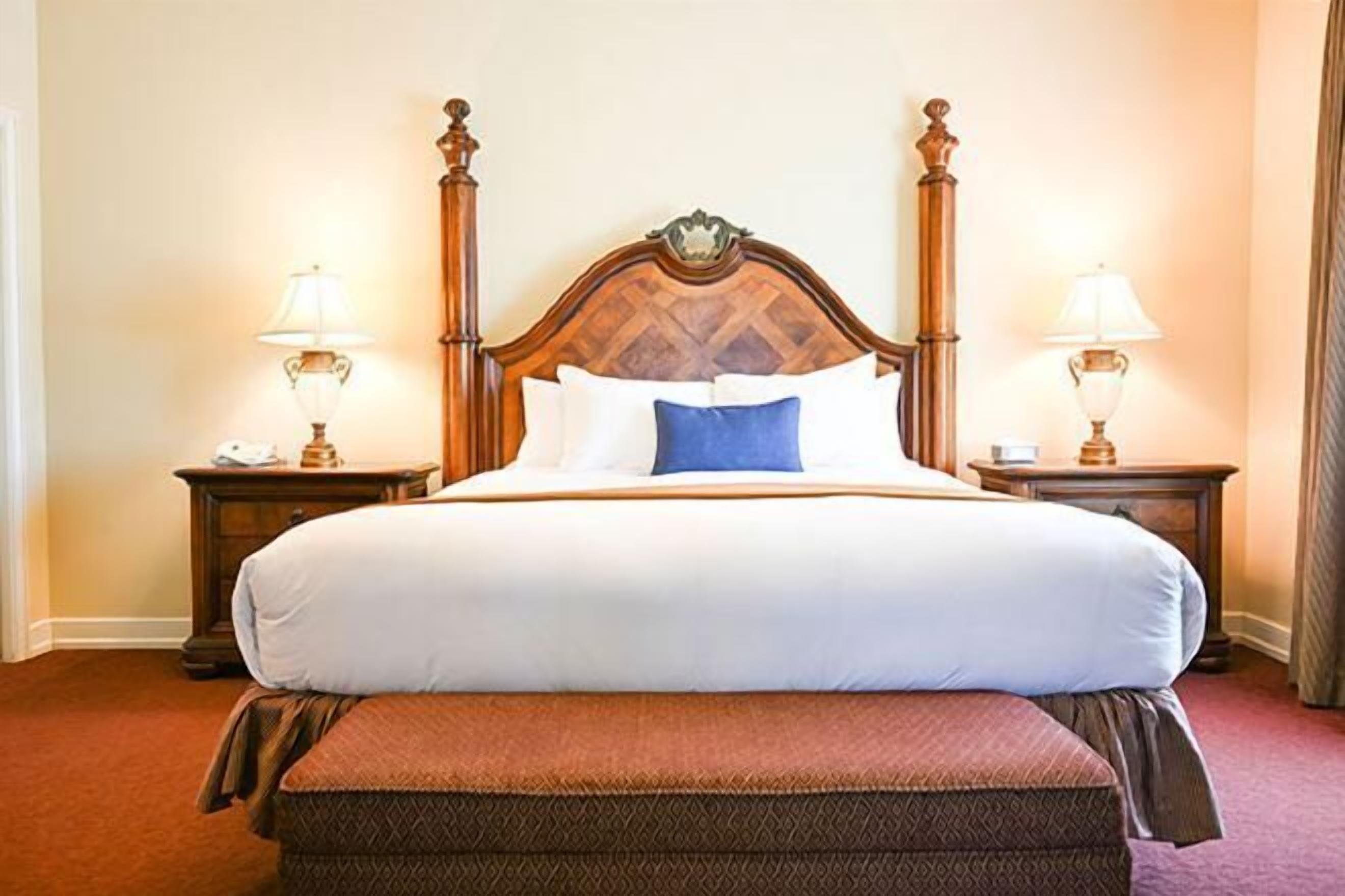 Egyptian cotton sheets, premium bedding, down comforters, pillowtop beds