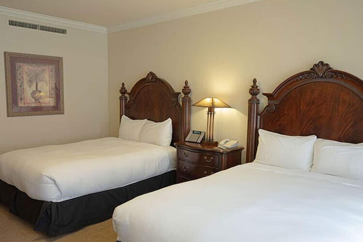 Premier Room, 2 Queen Beds, Patio, Courtyard Area