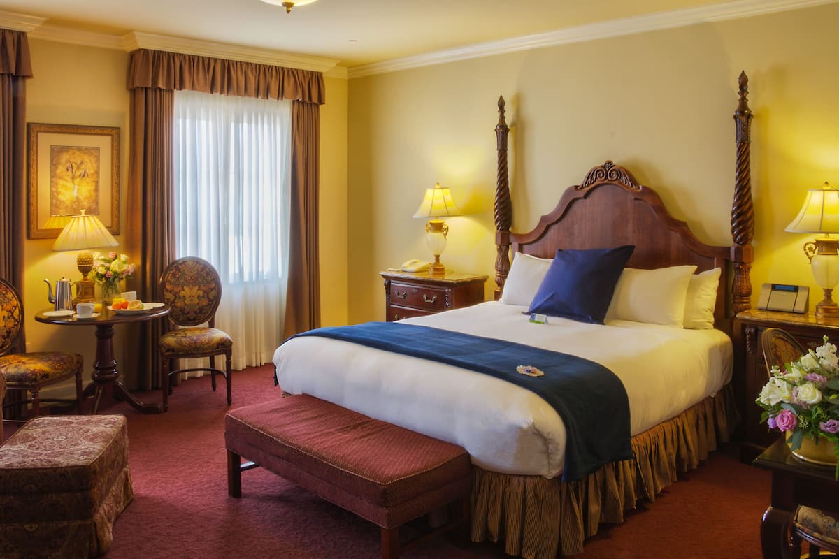 Deluxe kamer, 1 kingsize bed | Lakens van Egyptisch katoen, luxe beddengoed, donzen dekbedden