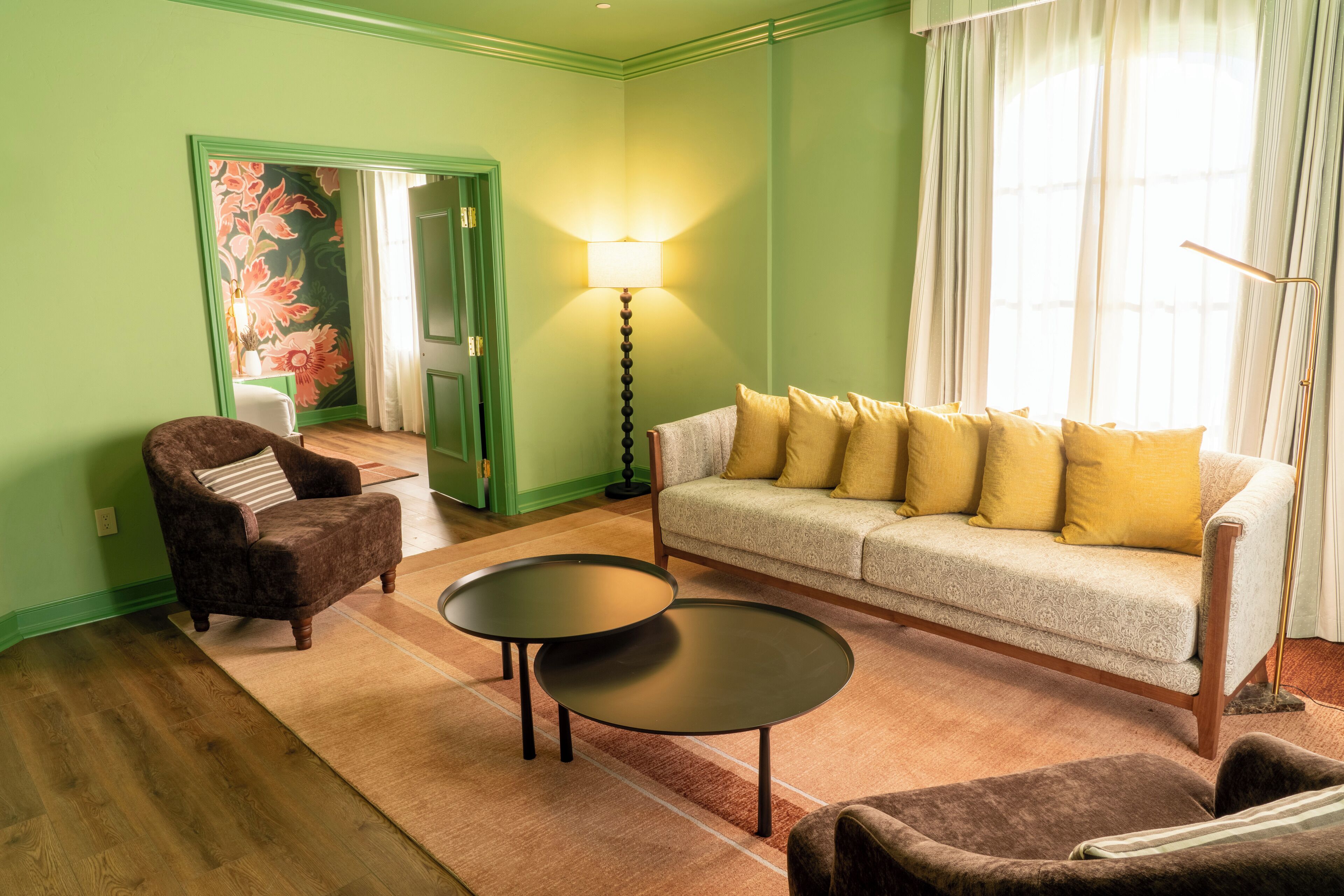 Suite, 1 King Bed | Living area | 29-inch TV with cable channels