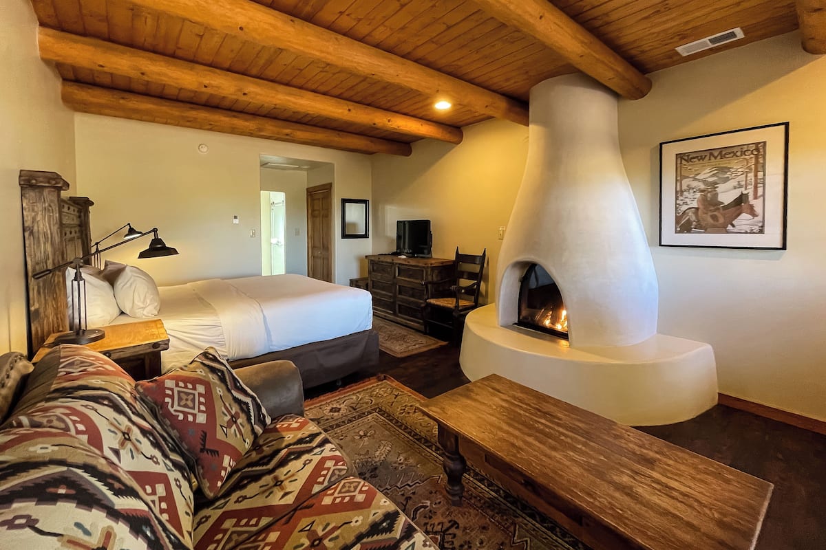 Superior Room, Private Bathroom, Mountain View (Turnargrove Suites)