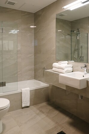 Superior Studio, Kitchen | Bathroom