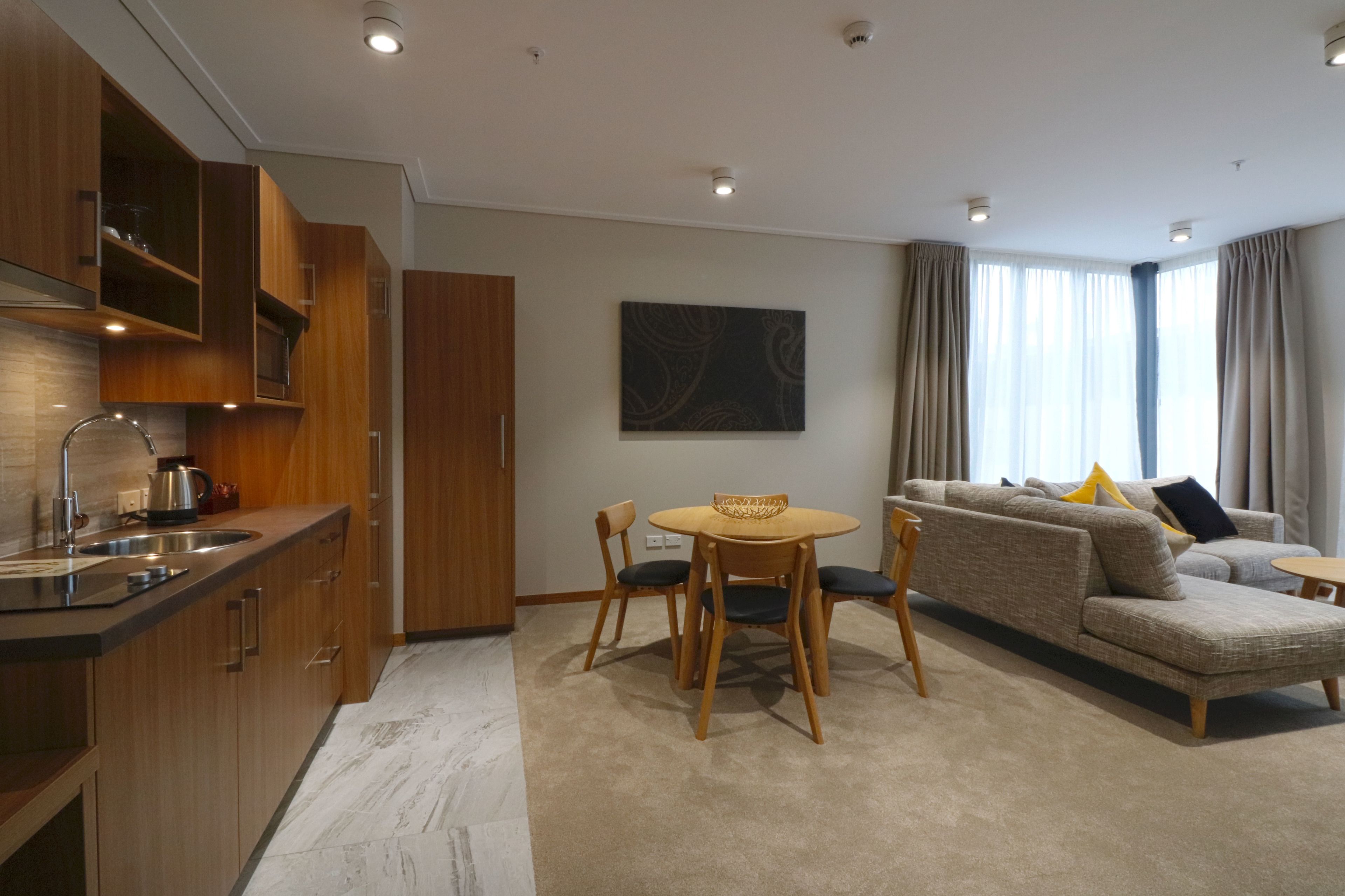executive suite, 1 bedroom | living area | 40-inch tv with cable channels