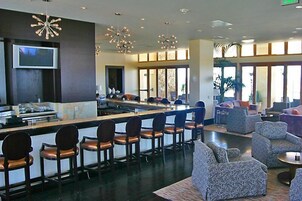 3 bars/lounges, poolside bar