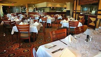 Se ofrece un desayuno completo todos los días (por un coste adicional)