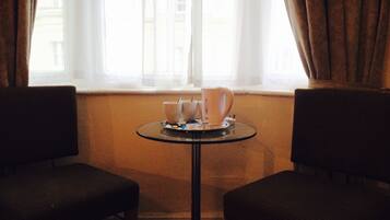 Family Room (for three) | Coffee and/or coffee maker