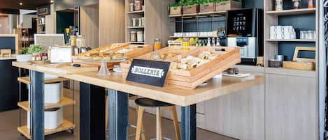 Daily buffet breakfast for a fee