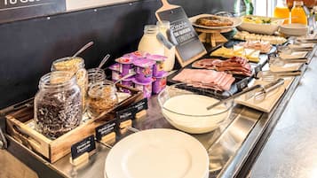 Tägliches Frühstücksbuffet gegen Gebühr