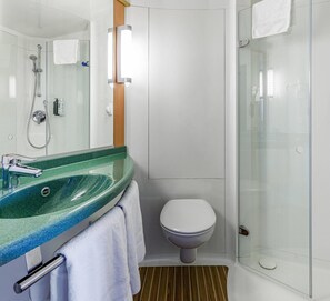 Edredón, decoración personalizada y muebles diferentes 