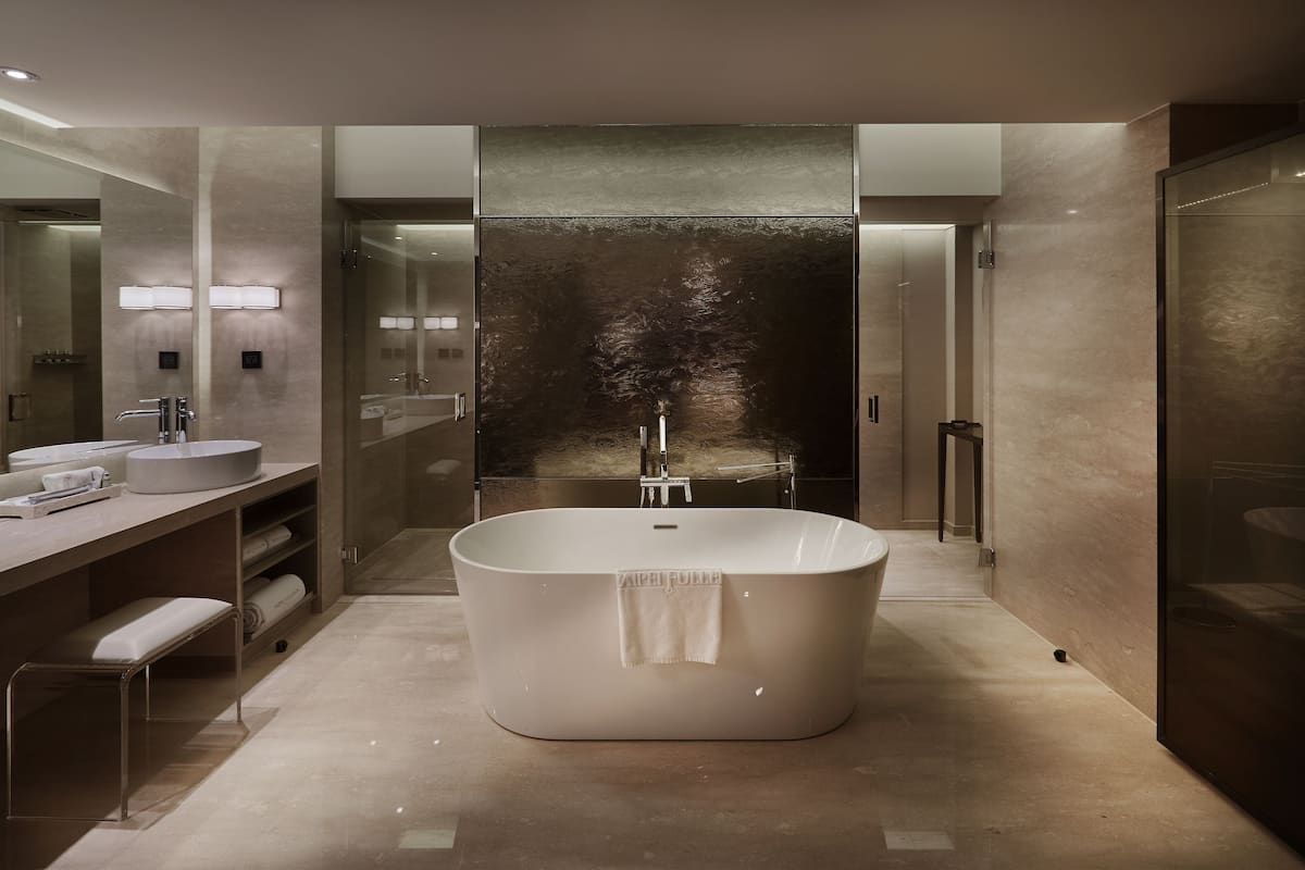 wonderful room (balcony) | bathroom | separate bathtub and shower, deep-soaking bathtub, free toiletries