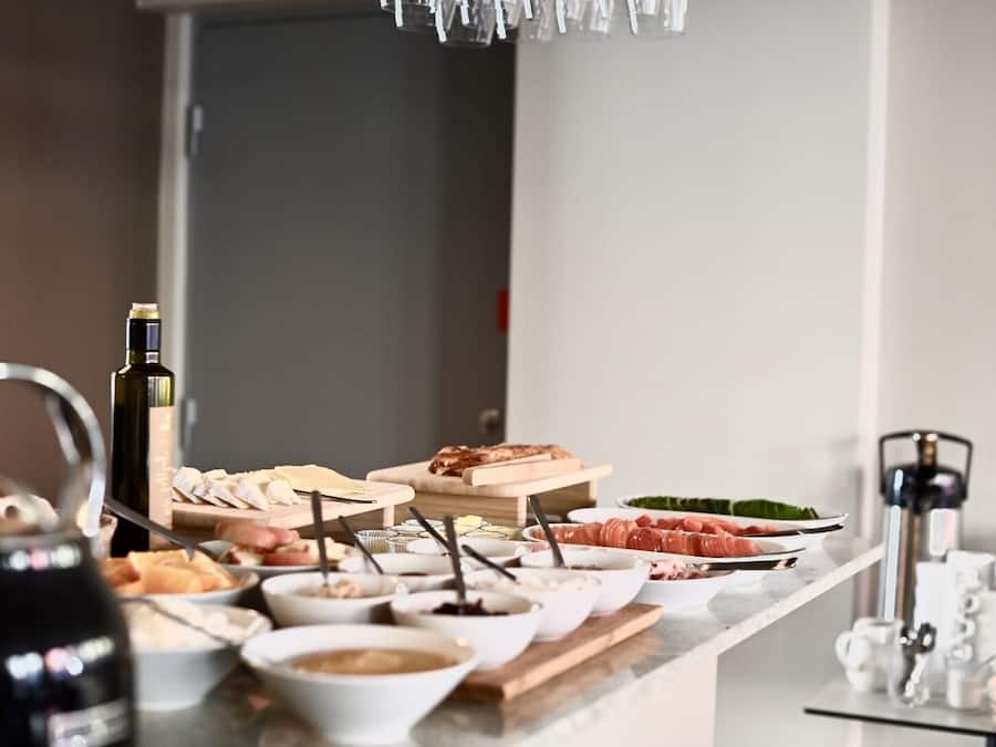 Desayuno continental (ISK 2150 por persona)