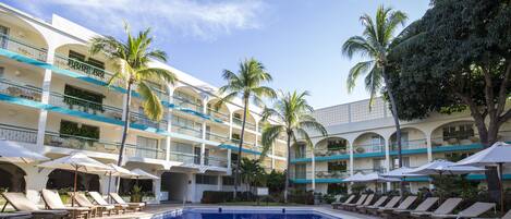 Outdoor pool, open 8:00 AM to 9:00 PM, pool umbrellas, sun loungers