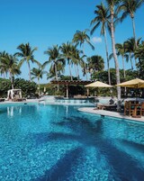 Arena blanca, traslado desde/hacia la playa gratis, toallas de playa