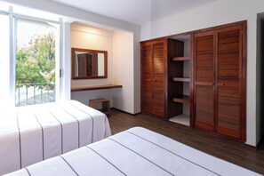 Master Suite | Desk, free WiFi, bed sheets - Hotel Suites Villasol (Puerto Escondido)