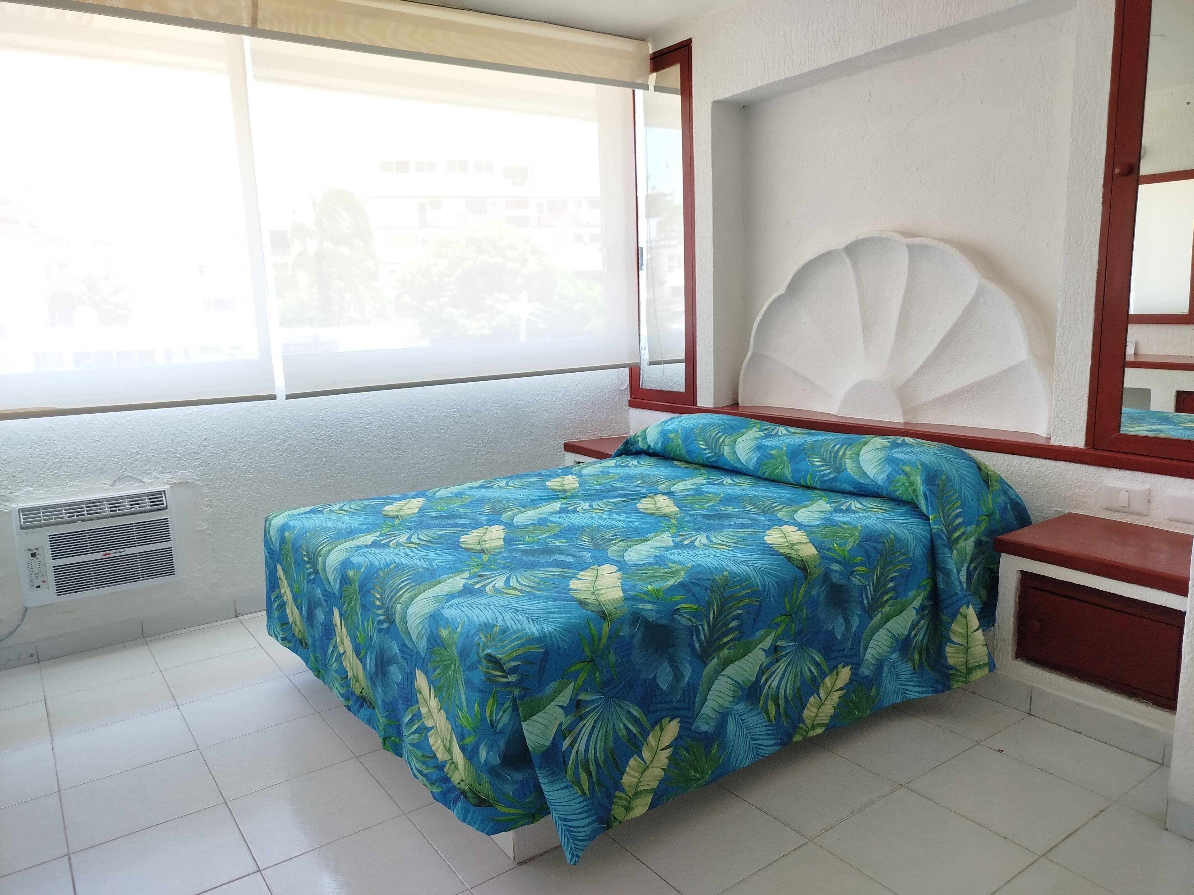 1 habitación, tabla de planchar con plancha y wifi gratis 