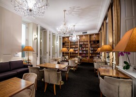 Café da manhã com buffet grátis todos os dias