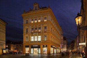Fachada del alojamiento - Noche