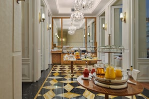 Tägliches inbegriffenes Frühstücksbuffet