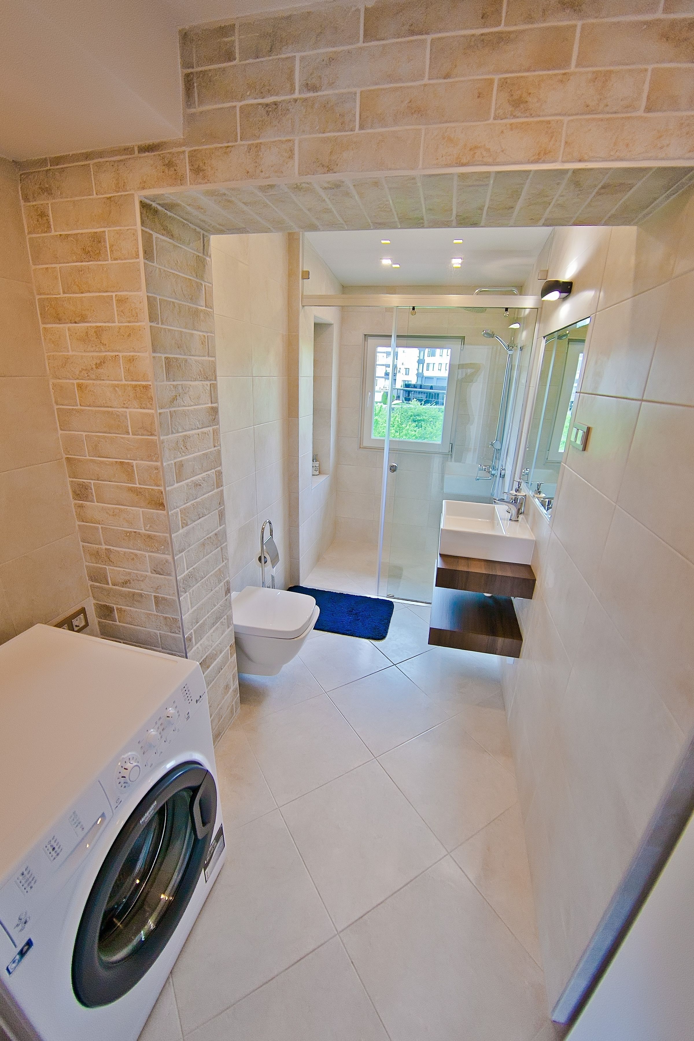 panoramic apartment, sea view | bathroom amenities | shower, free toiletries, hair dryer, towels