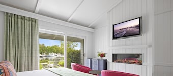 Yachtsman Hotel & Marina Club