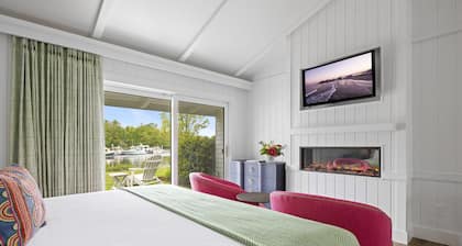 Yachtsman Hotel & Marina Club
