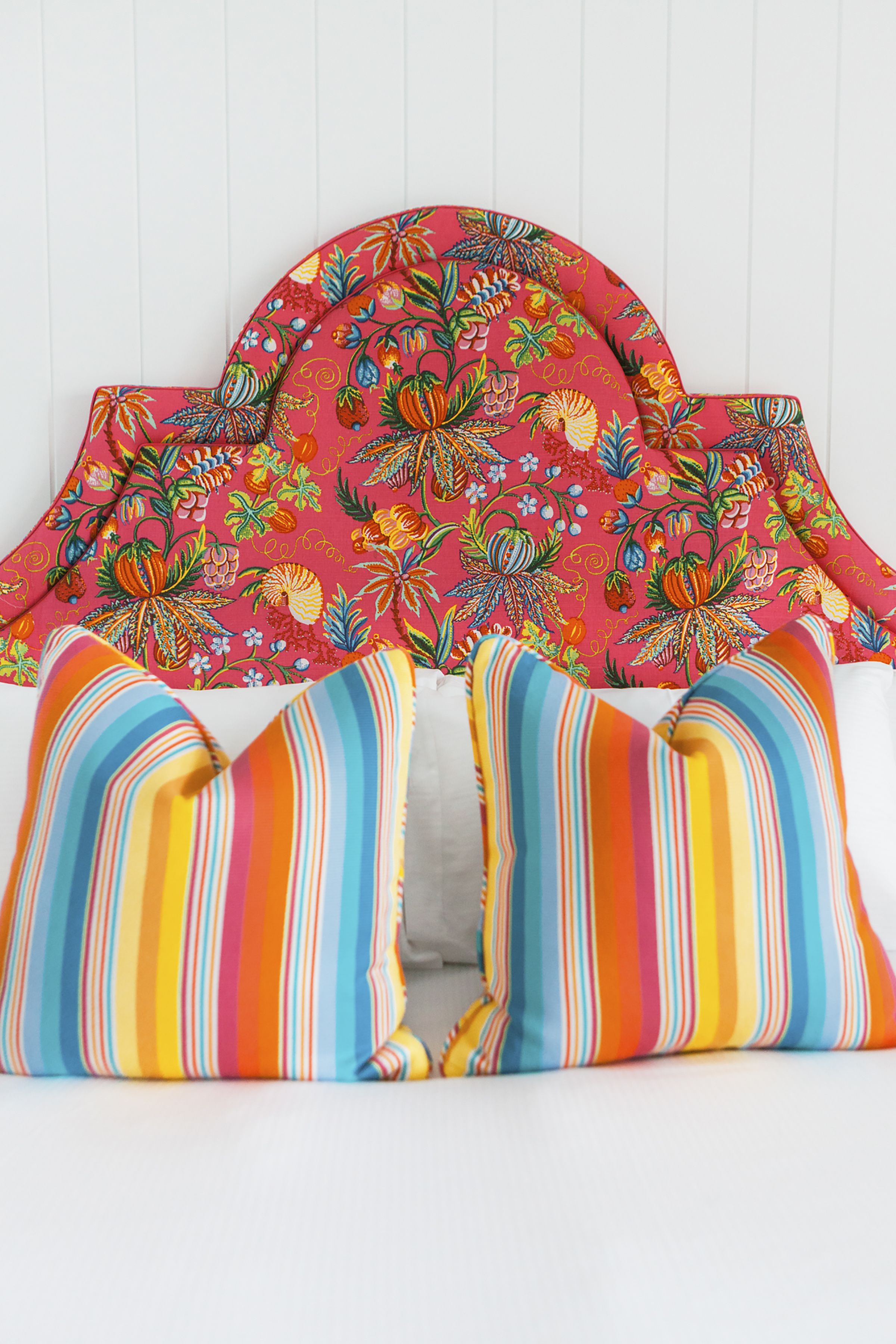 luxury room, 1 king bed, river view | premium bedding, down duvets, pillow-top beds, in-room safe