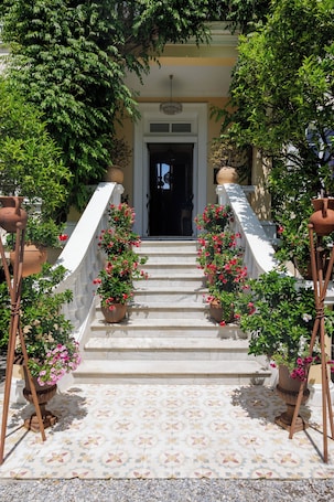 Exterior. Hôtel La Villa Sainte Valérie Adults Only