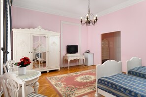 Standaard kamer, 1 twee- of 2 eenpersoonsbedden | 1 slaapkamer, hypoallergeen beddengoed, een kluis op de kamer