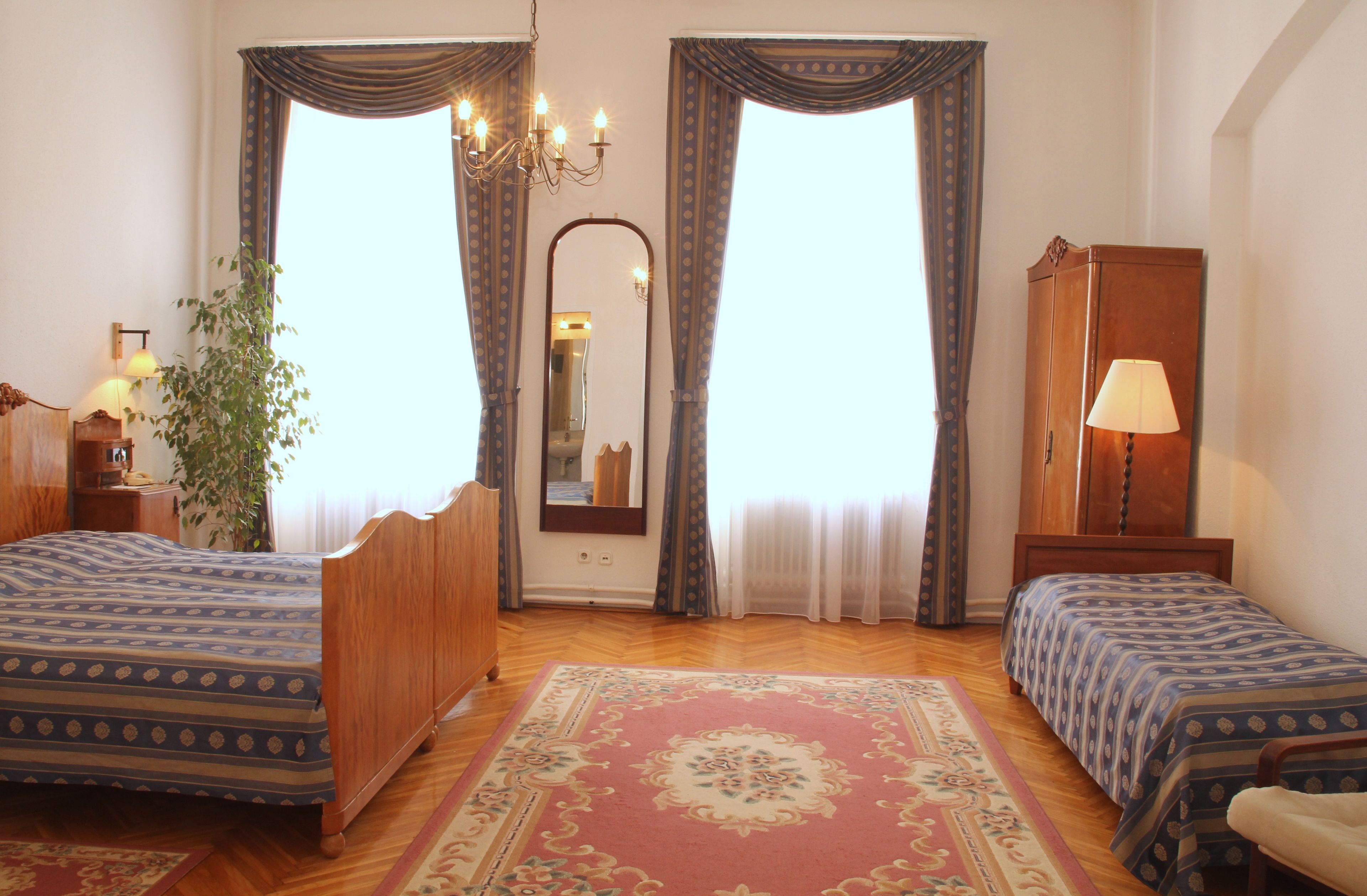 standard triple room, 3 single beds | hypo-allergenic bedding, in-room safe, individually decorated