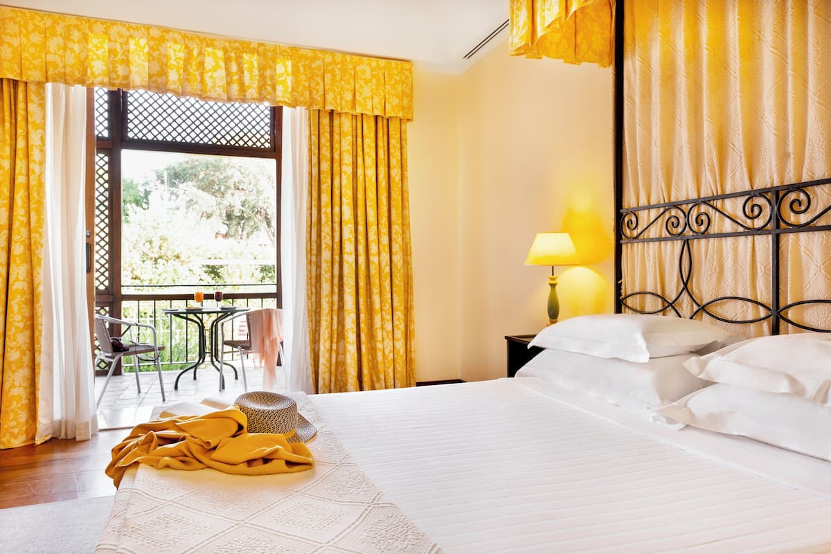 Superior Double or Twin Room | Minibar, in-room safe, desk, soundproofing